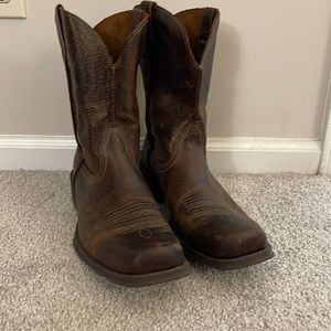 Used Square toe Ariat Boots size 13D .